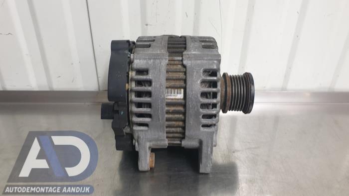 Dynamo van een Audi A6 (C6) 2.0 TDI 16V 2010