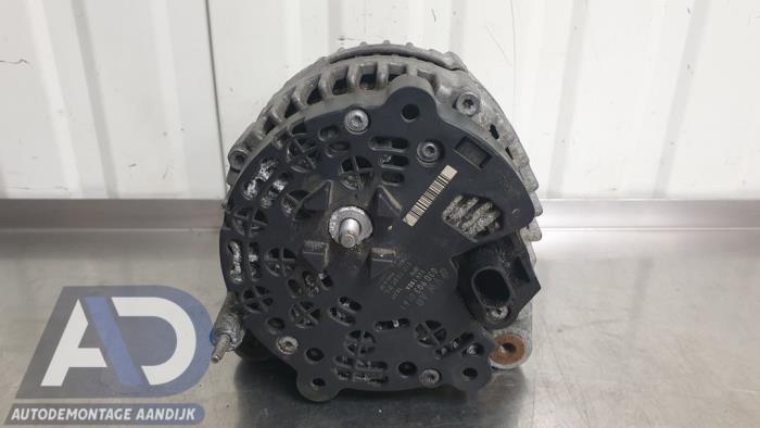 Dynamo van een Audi A6 (C6) 2.0 TDI 16V 2010