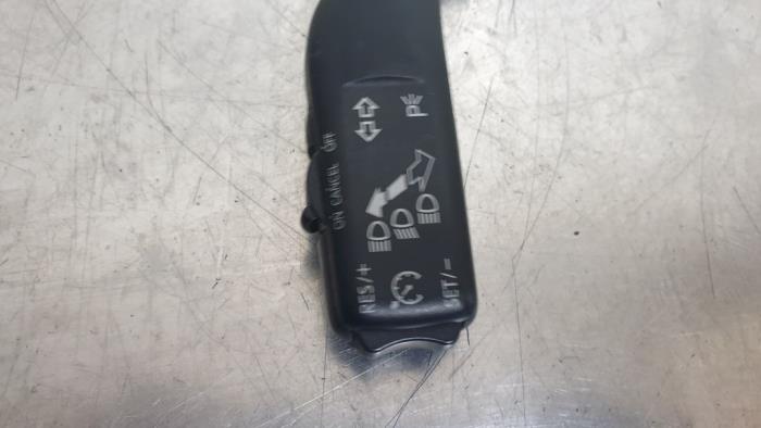 Indicator switch from a Volkswagen Touran (1T1/T2) 2.0 TDI DPF Cross Touran 2009