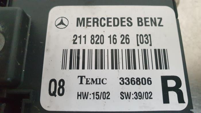 Zentralverriegelung Modul van een Mercedes-Benz E (W211) 3.2 E-320 CDI 24V 2004