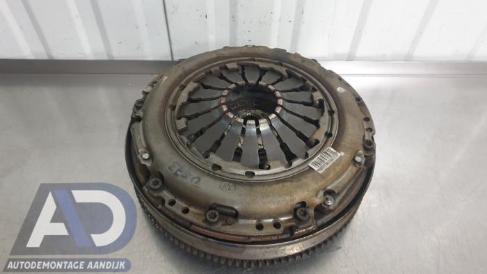 Gebrauchte Doppelte Masse Schwungrad Fiat Grande Punto (199) 1.3 JTD Multijet 16V VGT Preis € 149,99 Margenregelung angeboten von Autodemontage Aandijk