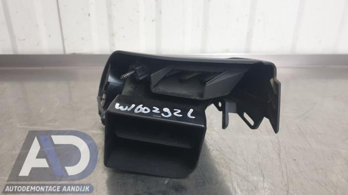 Dashboard vent Mercedes E 3.2 E-320 CDI 24V - 2118301154