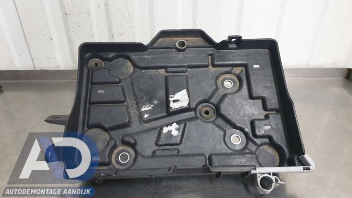 Begagnade Batterilåda Alfa Romeo Giulietta (940) 1.6 JTDm 16V Pris € 29,99 Marginaltabell erbjuds av Autodemontage Aandijk