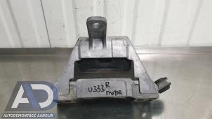 Engine mount from a Opel Insignia 2.0 CDTI 16V 140 ecoFLEX 2015