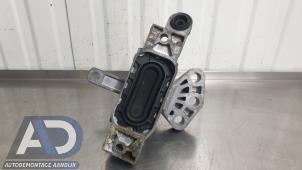 Engine mount from a Opel Insignia 2.0 CDTI 16V 140 ecoFLEX 2015