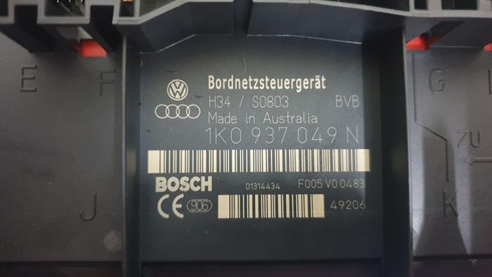 Ordenador body control de un Volkswagen Touran (1T1/T2) 2.0 FSI 16V 2005