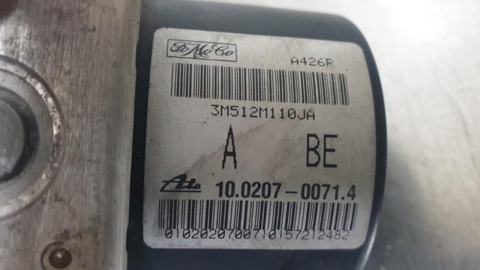 ABS pump from a Ford Focus 2 1.8 TDCi 16V 2008
