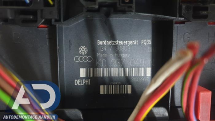 Body control computer from a Skoda Octavia Combi (1Z5) 1.6 FSI 16V 2006