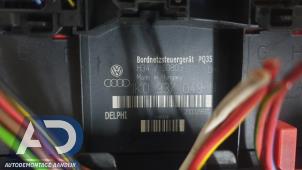 Body control computer from a Skoda Octavia Combi (1Z5) 1.6 FSI 16V 2006