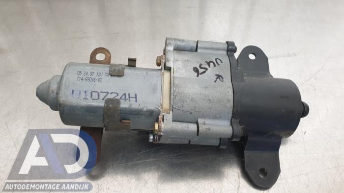 Sliding door motor