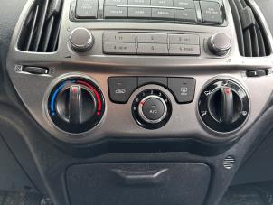 Usados Panel de control de calefacción Hyundai i20 1.2i 16V Precio € 59,99 Norma de margen ofrecido por Autodemontage Aandijk