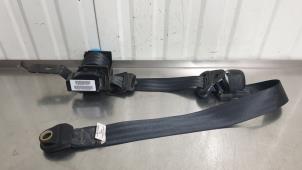 Used Rear seatbelt, left Chrysler Voyager/Grand Voyager (RG) 2.4 16V Price € 34,99 Margin scheme offered by Autodemontage Aandijk