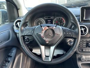 Used Steering wheel Mercedes B (W246,242) 1.6 B-180 BlueEFFICIENCY Turbo 16V Price € 89,99 Margin scheme offered by Autodemontage Aandijk