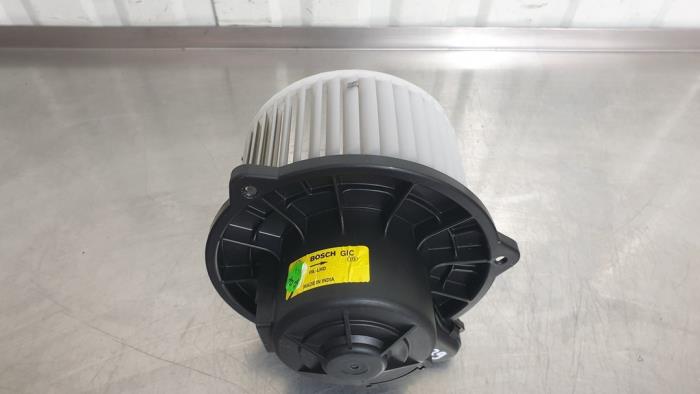 Motor de ventilador de calefactor de un Hyundai i10 (F5) 1.1i 12V 2012