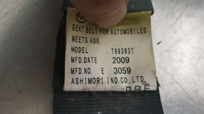 Cinturón de seguridad derecha delante de un Mazda 2 (DE) 1.3 16V S-VT 2009