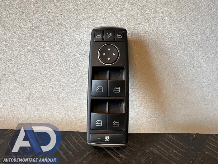 Usados Interruptor combinado de ventanillas Mercedes B (W246/W242) 1.6 B-180 BlueEFFICIENCY Turbo 16V Precio € 29,99 Norma de margen ofrecido por Autodemontage Aandijk