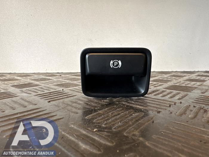 Gebrauchte Handbremse Schalter Mercedes B (W246/W242) 1.6 B-180 BlueEFFICIENCY Turbo 16V Preis € 14,99 Margenregelung angeboten von Autodemontage Aandijk