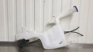 Usagé Réservoir lave-glace avant Ford B-Max (JK8) 1.4 16V Prix € 19,99 Règlement à la marge proposé par Autodemontage Aandijk