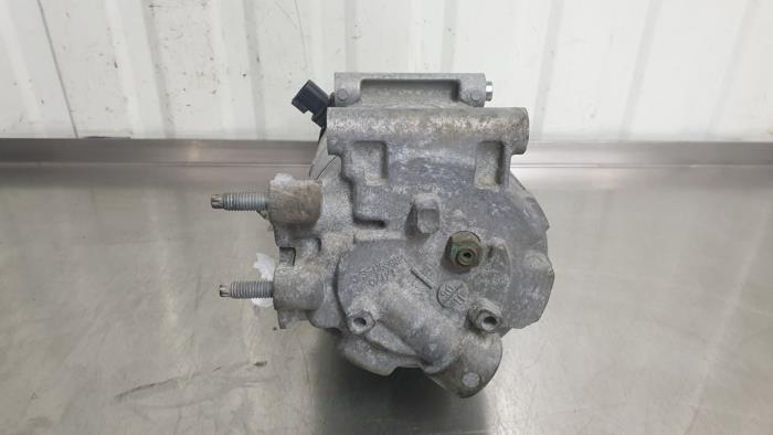 Air conditioning pump from a Ford Focus 3 1.6 EcoBoost 16V 2012
