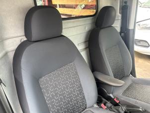Used Seat, right Fiat Doblo Cargo (263) 1.6 D Multijet Dualogic Price € 124,99 Margin scheme offered by Autodemontage Aandijk