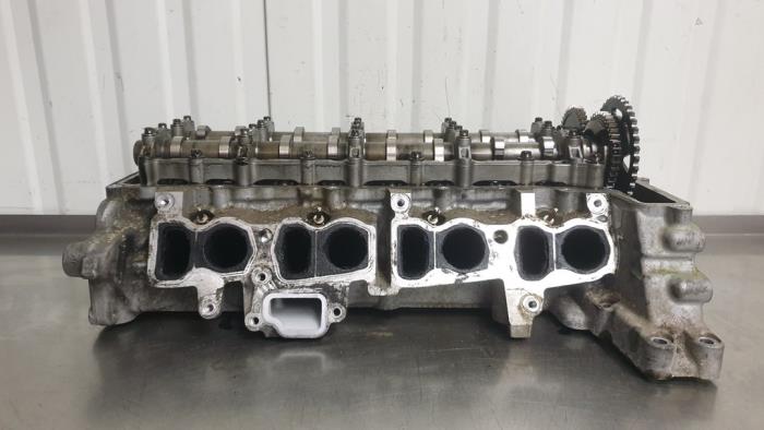 Cylinder head from a BMW 3 serie (E90) 320d 16V 2011