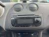 Radio CD Spieler van een Seat Ibiza ST (6J8), 2010 / 2016 1.2 TDI Ecomotive, Kombi/o, Diesel, 1.199cc, 55kW (75pk), FWD, CFWA, 2010-04 / 2015-05 2011