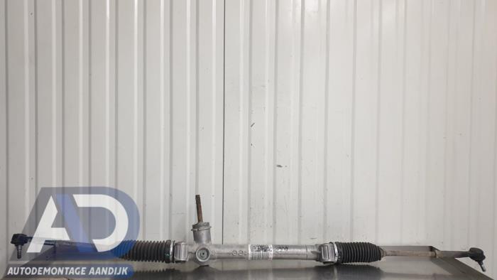 Begagnade Styrbox Opel Corsa E 1.4 16V Pris € 49,99 Marginaltabell erbjuds av Autodemontage Aandijk