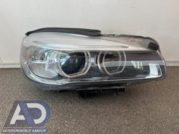 Używane Reflektor prawy BMW 2 serie Active Tourer (F45) 220dA xDrive 2.0 TwinPower Turbo 16V Cena € 399,99 Procedura marży oferowane przez Autodemontage Aandijk