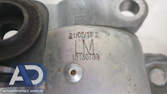 Engine mount from a Opel Corsa E 1.4 16V 2019
