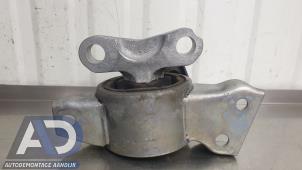 Engine mount from a Opel Corsa E 1.4 16V 2019