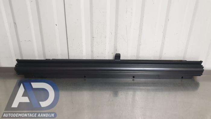 Gebrauchte Rollo links Audi A6 Avant Quattro (C6) 2.7 TDI V6 24V Preis € 99,99 Margenregelung angeboten von Autodemontage Aandijk