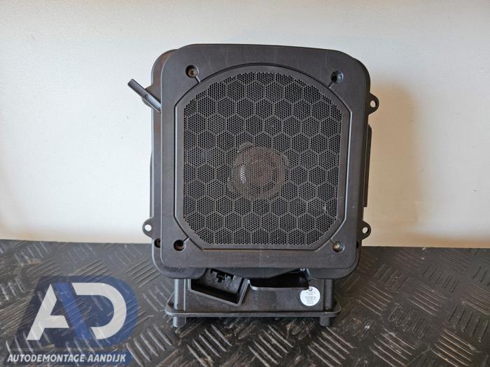Używane Subwoofer BMW 2 serie Active Tourer (F45) 220dA xDrive 2.0 TwinPower Turbo 16V Cena € 44,99 Procedura marży oferowane przez Autodemontage Aandijk