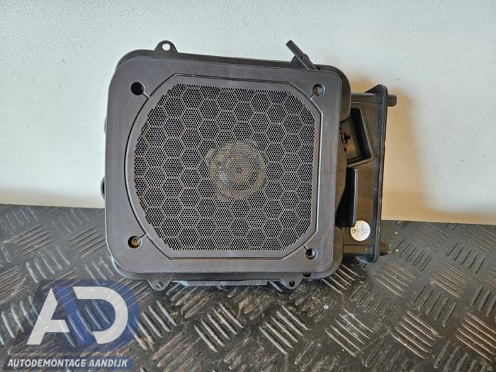 Używane Subwoofer BMW 2 serie Active Tourer (F45) 220dA xDrive 2.0 TwinPower Turbo 16V Cena € 44,99 Procedura marży oferowane przez Autodemontage Aandijk