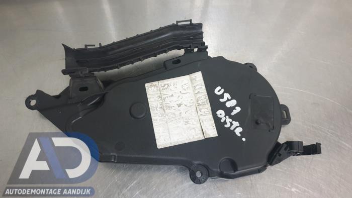 Usagé Couvercle de distribution Ford Mondeo V Wagon 2.0 TDCi 150 16V Prix € 34,99 Règlement à la marge proposé par Autodemontage Aandijk