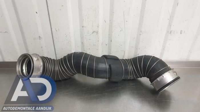 Gebrauchte Intercooler Schlauch Mercedes C Sportcoupé (C203) 1.8 C-180K 16V Preis € 24,99 Margenregelung angeboten von Autodemontage Aandijk