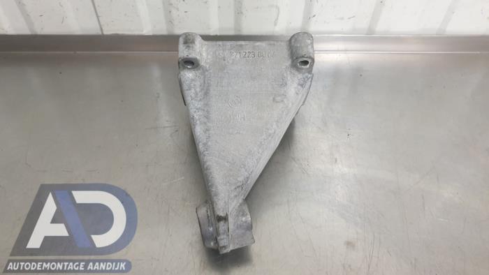 Used Engine mount Mercedes C Sportcoupé (C203) 1.8 C-180K 16V Price € 29,99 Margin scheme offered by Autodemontage Aandijk