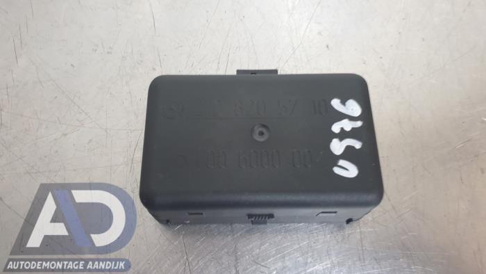 Begagnade Regnsensor Mercedes C Sportcoupé (C203) 1.8 C-180K 16V Pris € 24,99 Marginaltabell erbjuds av Autodemontage Aandijk
