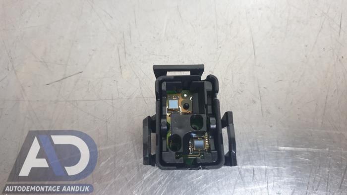 Gebrauchte Lichtsensor Mercedes C Sportcoupé (C203) 1.8 C-180K 16V Preis € 19,99 Margenregelung angeboten von Autodemontage Aandijk