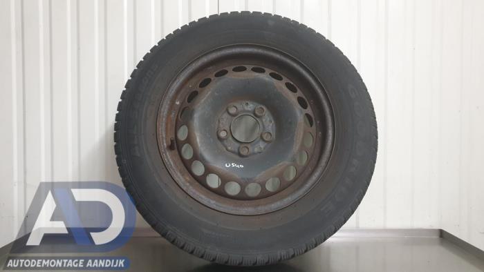 Używane Obrecz Mercedes A (W169) 1.5 A-150 5-Drs. Cena € 39,99 Procedura marży oferowane przez Autodemontage Aandijk