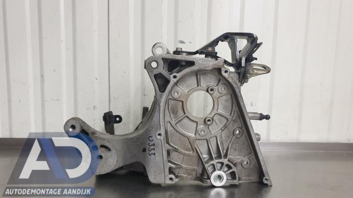 Fuel pump bracket