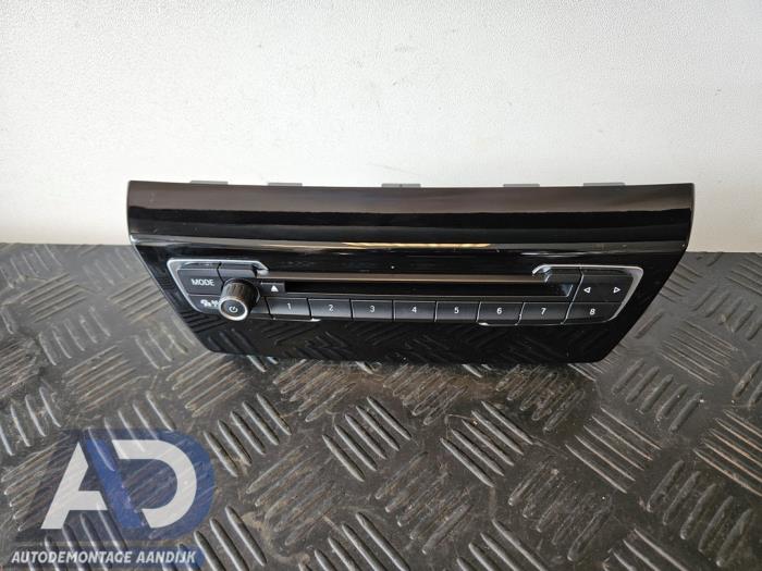 Używane Panel obslugi radia BMW 2 serie Active Tourer (F45) 220dA xDrive 2.0 TwinPower Turbo 16V Cena € 74,99 Procedura marży oferowane przez Autodemontage Aandijk