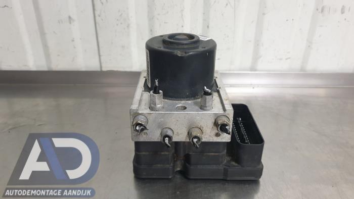 Usagé Pompe ABS Mazda 5 (CR19) 1.8i 16V Prix € 74,99 Règlement à la marge proposé par Autodemontage Aandijk