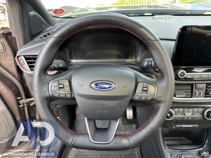 Używane Kierownica Ford Puma 1.0 Ti-VCT EcoBoost mHEV 12V Cena € 174,99 Procedura marży oferowane przez Autodemontage Aandijk