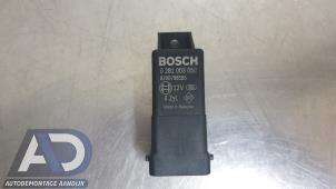 Begagnade Relä Opel Vivaro 1.6 CDTI 90 Pris € 24,19 Inklusive moms erbjuds av Autodemontage Aandijk