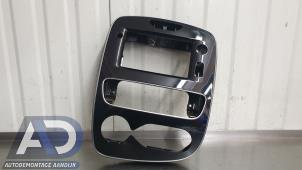 Used Dashboard part Renault Clio IV (5R) 0.9 Energy TCE 90 12V Price € 74,99 Margin scheme offered by Autodemontage Aandijk