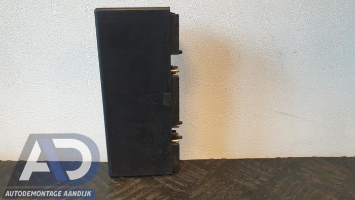 Używane Modul kontrolek Mercedes E (W124) 3.0 E-300D Turbo Cena € 89,99 Procedura marży oferowane przez Autodemontage Aandijk