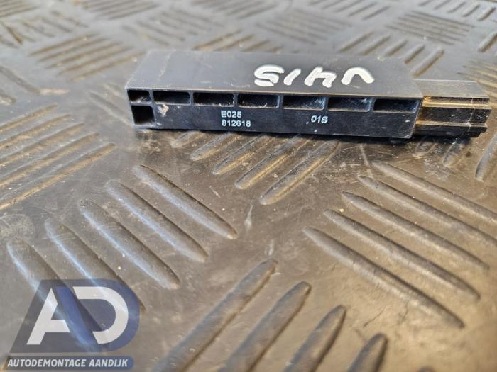 Keyless system antenna