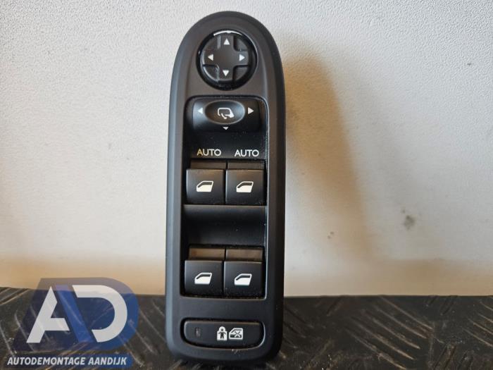 Usados Interruptor combinado de ventanillas Citroen C3 (SC) 1.4 16V VTi Precio € 34,99 Norma de margen ofrecido por Autodemontage Aandijk