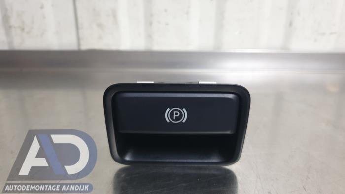 Gebrauchte Handbremse Schalter Mercedes A (W176) 1.6 A-180 16V Preis € 14,99 Margenregelung angeboten von Autodemontage Aandijk