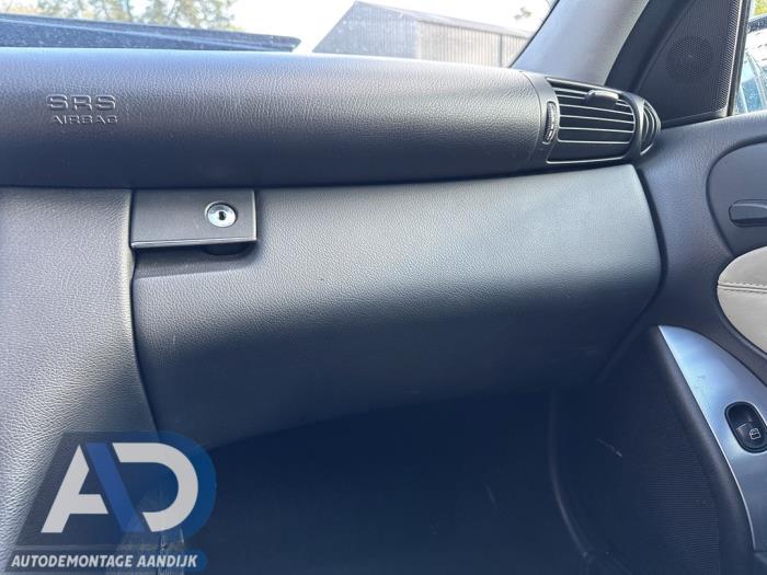 Begagnade Handskfack Mercedes C Combi AMG (S203) 5.4 C-55 AMG V8 24V Pris € 39,99 Marginaltabell erbjuds av Autodemontage Aandijk